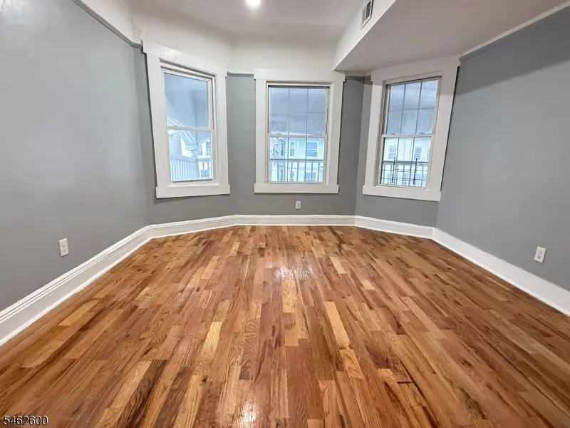 44 N 16th St, East Orange, NJ 07017 - #3