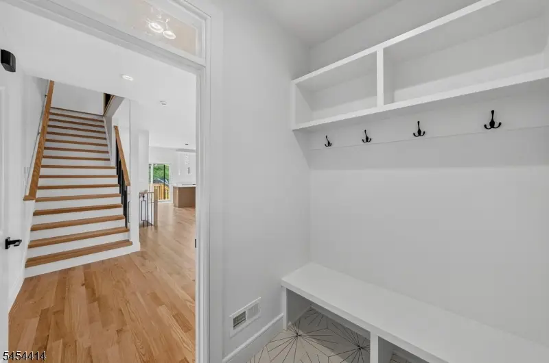 87 Echo Pl, Elmwood Park, NJ 07407 - #3