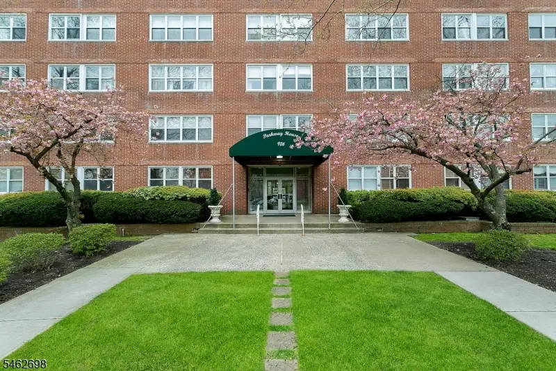 926 Bloomfield Ave #6C, Glen Ridge, NJ 07028 - #2