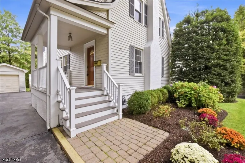 77 Meadowbrook Rd, Millburn, NJ 07078 - #2