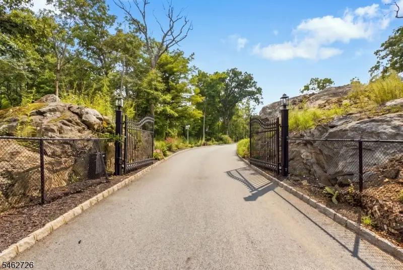 18 Forest Hill Dr, Sparta, NJ 07871 - #2