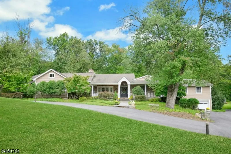 11 Schoolhouse Ln, Mendham, NJ 07960 - #1