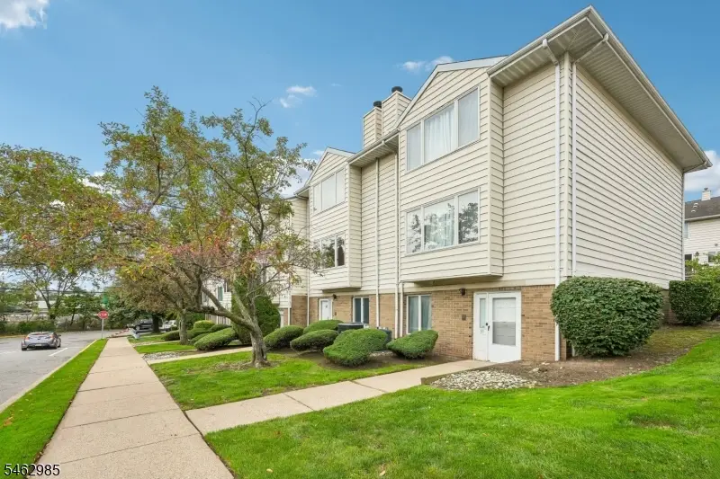 33 Aycrigg Ave, Passaic, NJ 07055 - #3