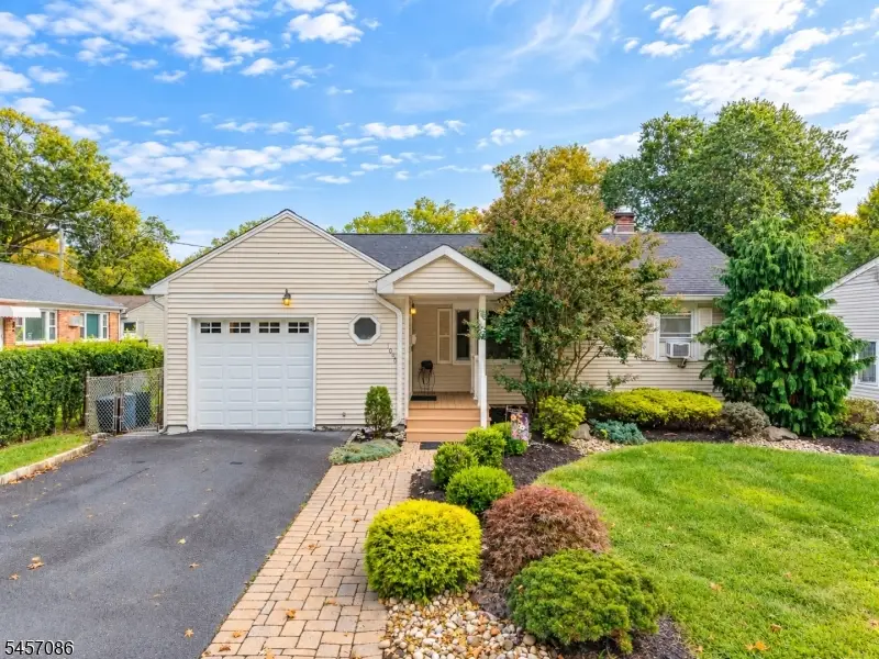 1090 Milton Blvd, Rahway, NJ 07065 - #1