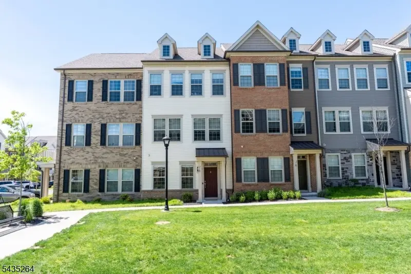 18 Cortland Ct, Livingston, NJ 07039 - #2