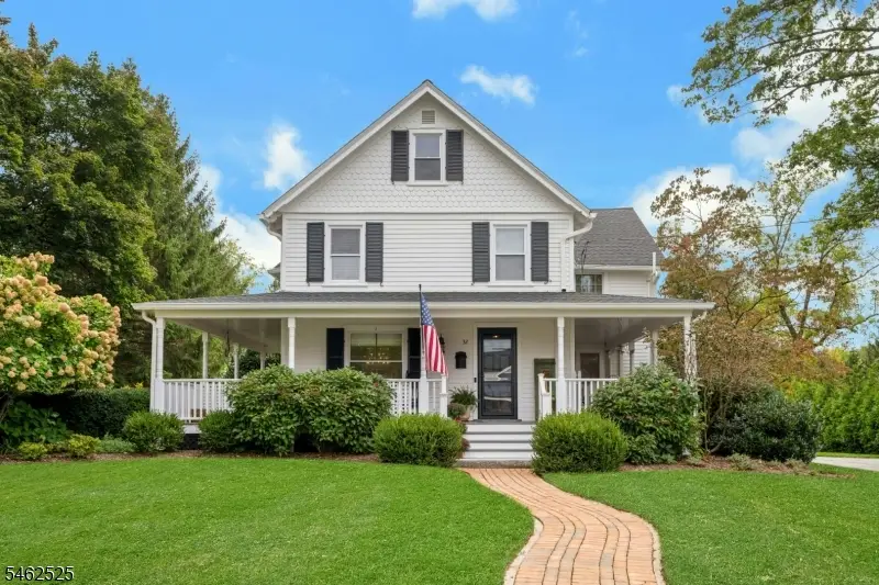 32 W Main St, Mendham, NJ 07945 - #2