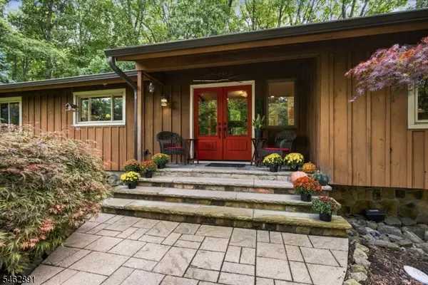 99 Haytown Rd, Clinton Twp., NJ 08833