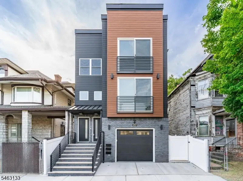 257 S 7th St, Newark, NJ 07103 - #1