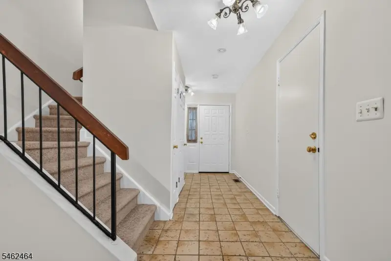 10 Hemlock Ct, Raritan, NJ 08822 - #2