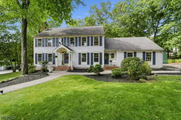 5 Buckingham Ct, Clinton Twp., NJ 08801