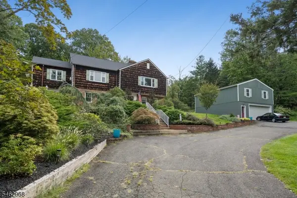 57 Washington Dr, Watchung Boro, NJ 07069