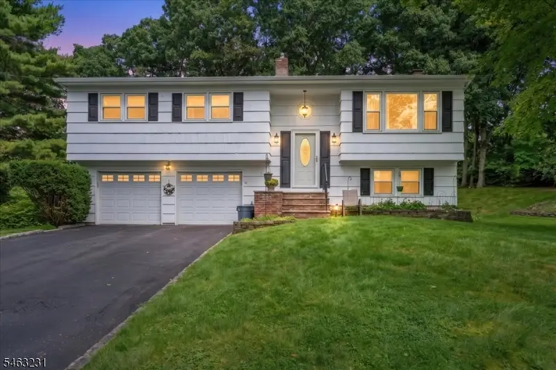 75 Fawn Ridge Dr, Millington, NJ 07946 - #1