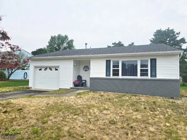 214 Westbrook Dr, Berkeley Twp., NJ 08757