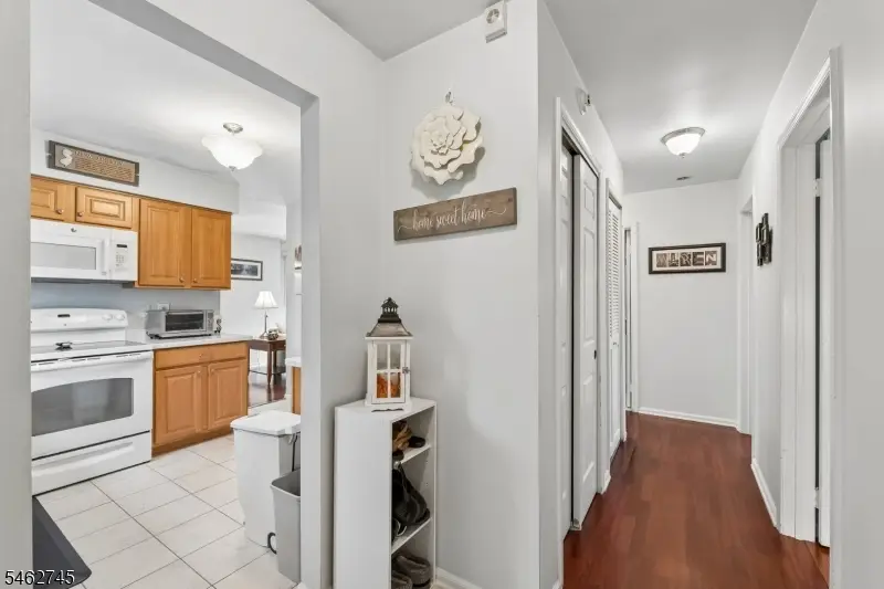 250 Nuthatch Ct, Readington, NJ 08887 - #3