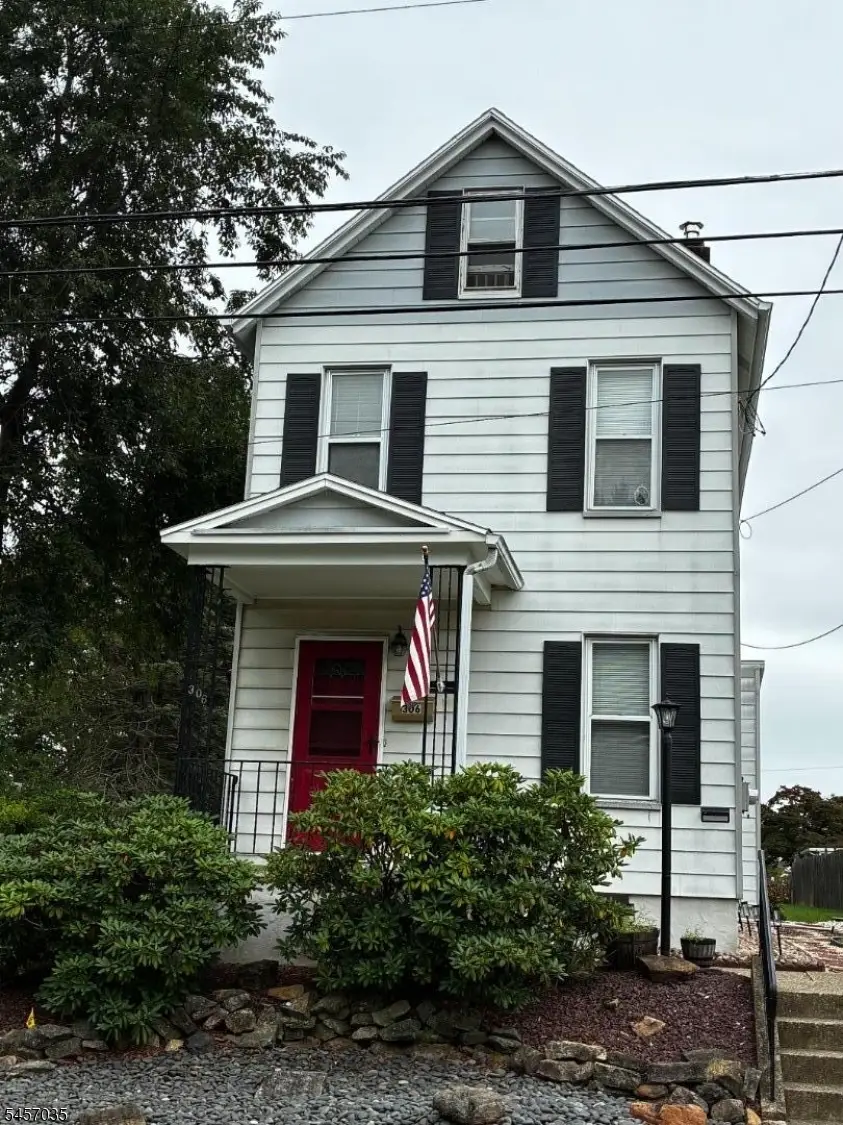 306 Aurora St, Delaware Park, NJ 08865 - #1