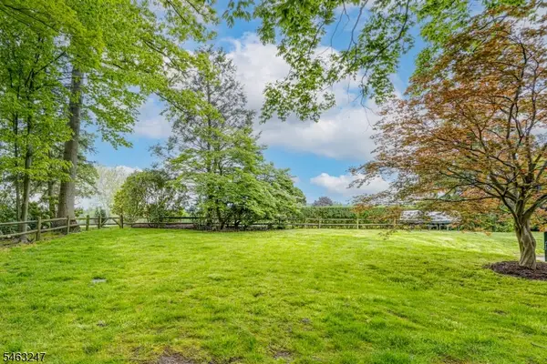 113 Golf Edge Dr, Westfield Town, NJ 07090