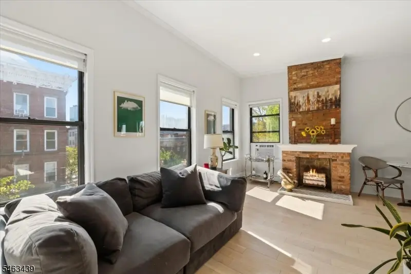 273 Monmouth St, Jersey City, NJ 07302 - #3