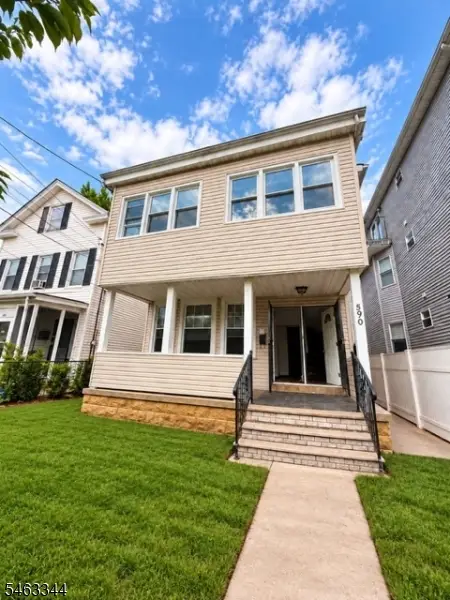 590 Walnut St, Elizabeth City, NJ 07201