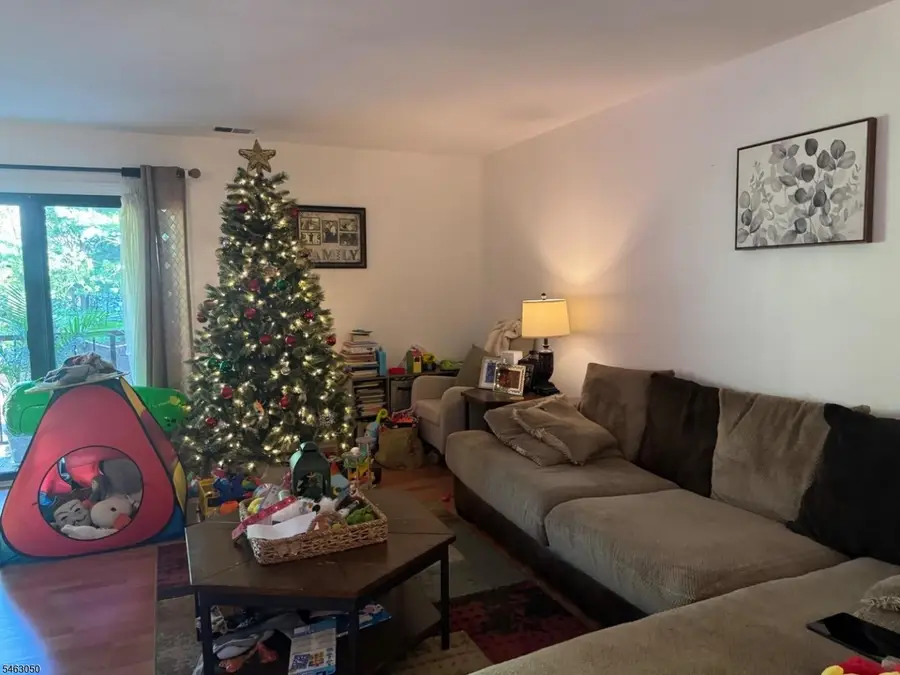 80 Wyndham Pl, Robbinsville Center, NJ 08691 - #2