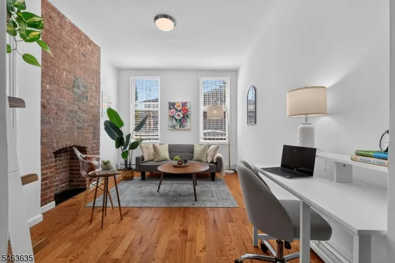 200 Wayne St #1R, Jersey City, NJ 07302 - #2