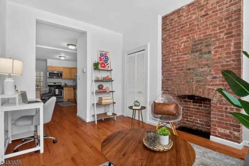200 Wayne St #1R, Jersey City, NJ 07302 - #3