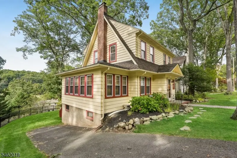 21 Midland Dr, Morris, NJ 07960 - #3