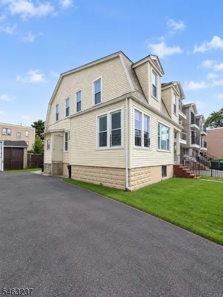146 Leslie St, Newark, NJ 07112 - #3