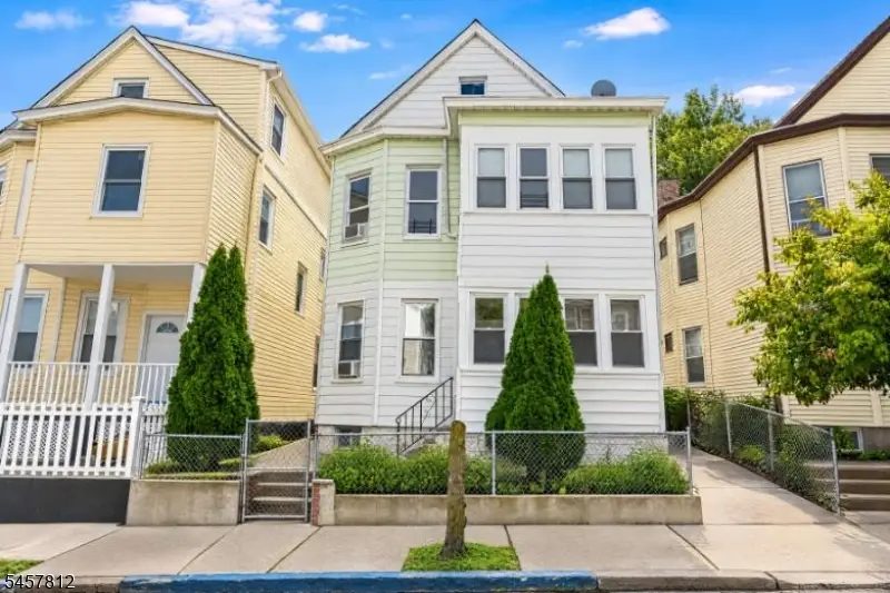 262 Harrison St, Paterson, NJ 07501 - #1
