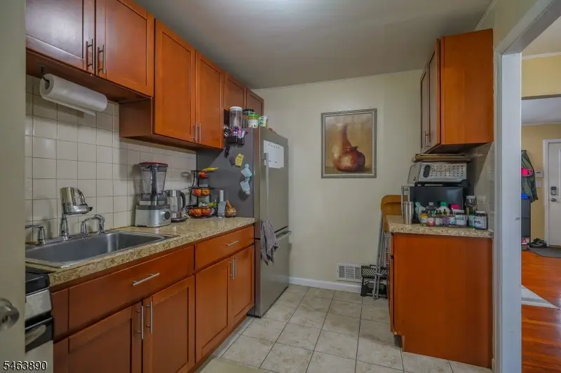 214 Villa Pl, Rahway, NJ 07065 - #3