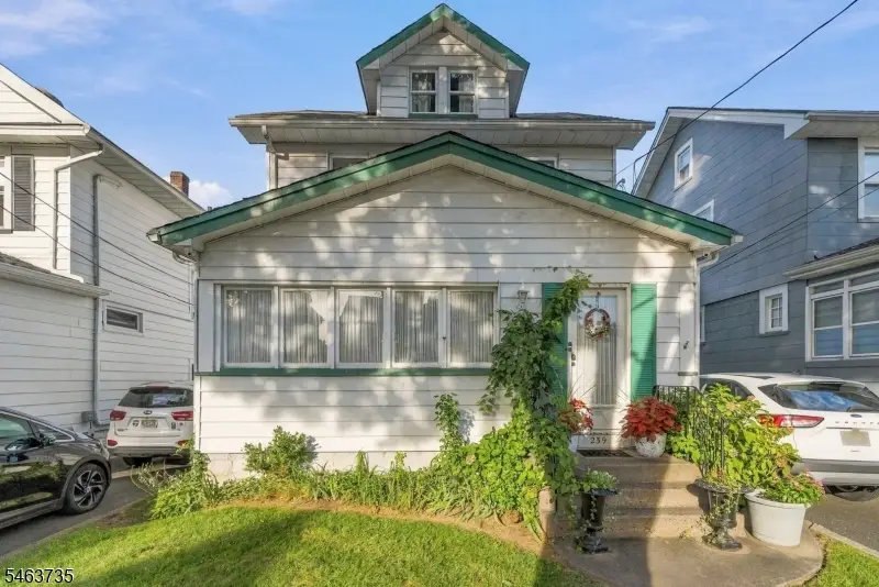 239 Magie Ave, Roselle Park, NJ 07204 - #1