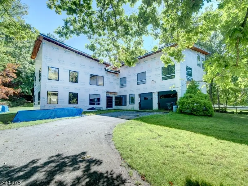 18 Rambling Brook Rd, Upper Saddle River, NJ 07458 - #1