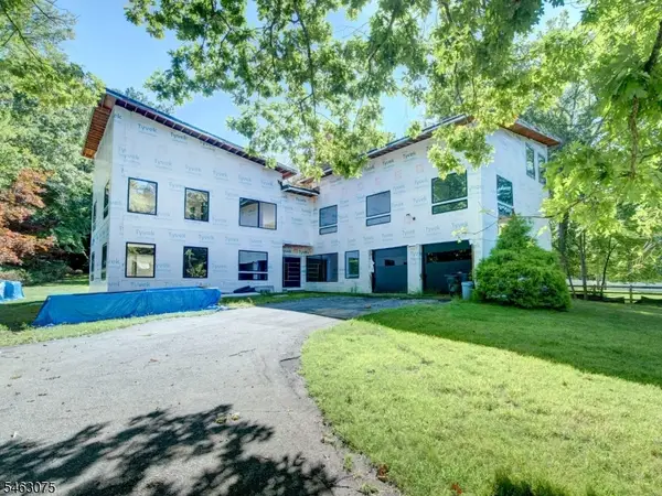 18 Rambling Brook Rd, Upper Saddle River Boro, NJ 07458