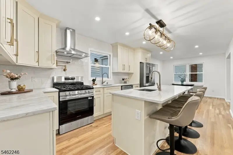 152 Glenwood Ct, Union, NJ 07083 - #3