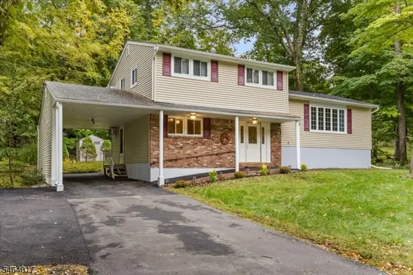 38 Old Coach Rd, Vernon Twp., NJ 07462