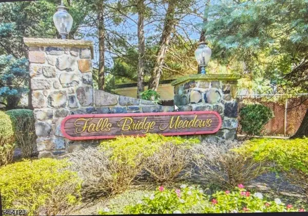 62 Falls Bridge Dr #62, Totowa Boro, NJ 07512