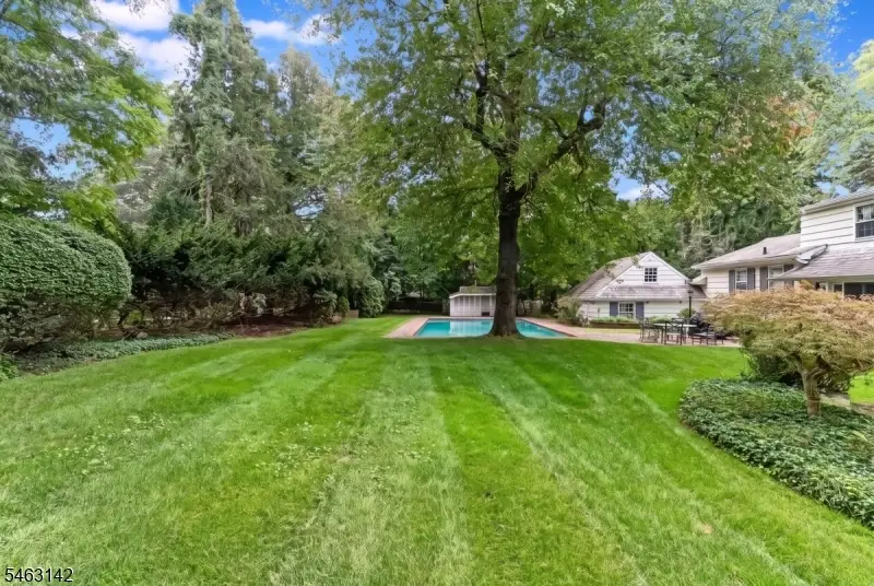 22 Taylor Rd, Millburn, NJ 07078 - #2