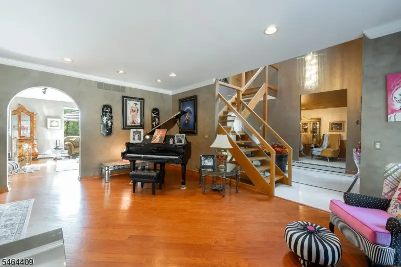 17 Chesterfield Dr, Warren, NJ 07059 - #3