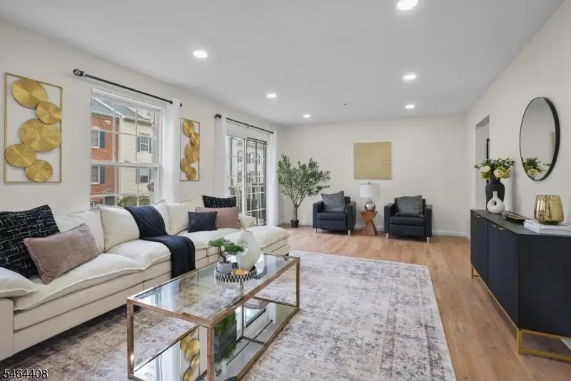 31 Krueger Ct, Newark, NJ 07103 - #1