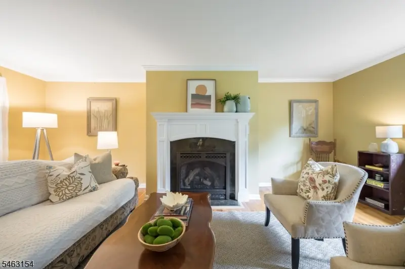 43 Chaucer Dr, Berkeley Heights, NJ 07922 - #3