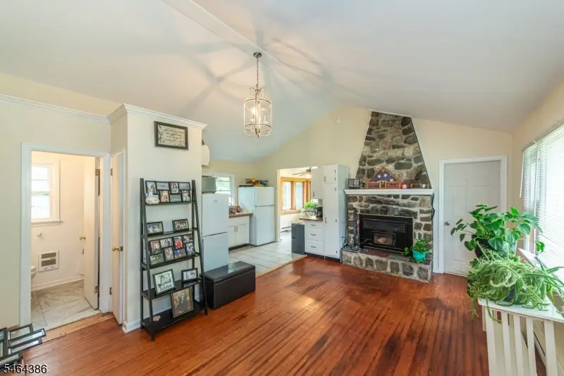 4 Gilbert Dr, Glenwood, NJ 07418 - #2