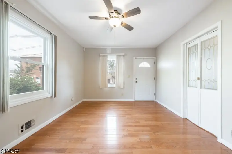 914 Woodlawn Ave, Linden, NJ 07036 - #2