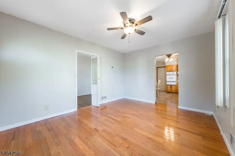 914 Woodlawn Ave, Linden, NJ 07036 - #3