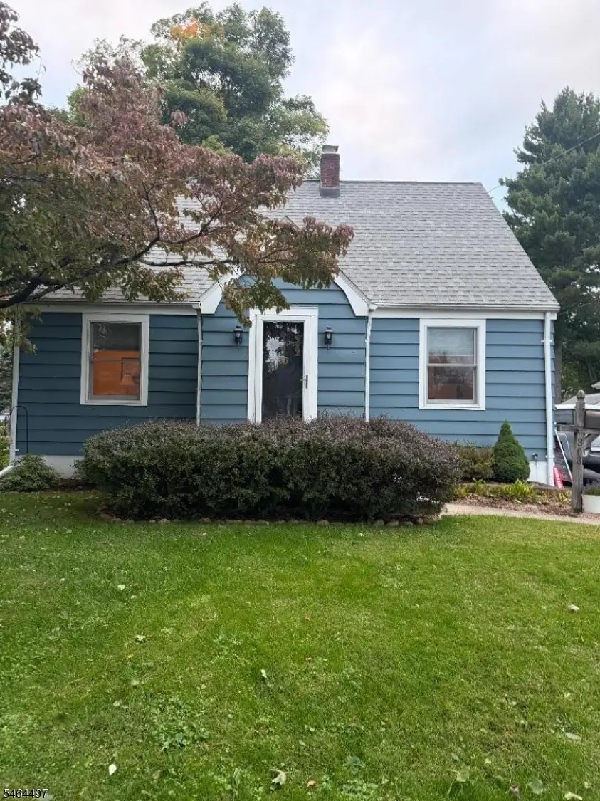 303 E Valley View Ave, Hackettstown, NJ 07840 - #2