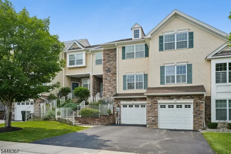 33 Canterbury Ct, Budd Lake, NJ 07828 - #2