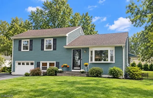 57 Lakeview Ave, Clinton Town, NJ 08809