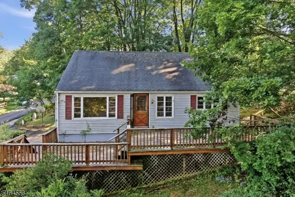 15 Roosevelt Ave, Washington Twp., NJ 07865