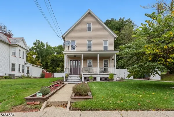 39 Clinton St, Newton Town, NJ 07860