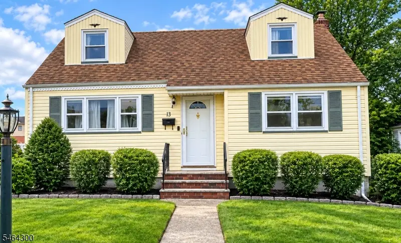 13 White Oak Dr, Lodi, NJ 07644 - #1