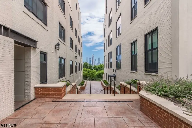 518-536 Gregory Ave A203, Weehawken, NJ 07086 - #1