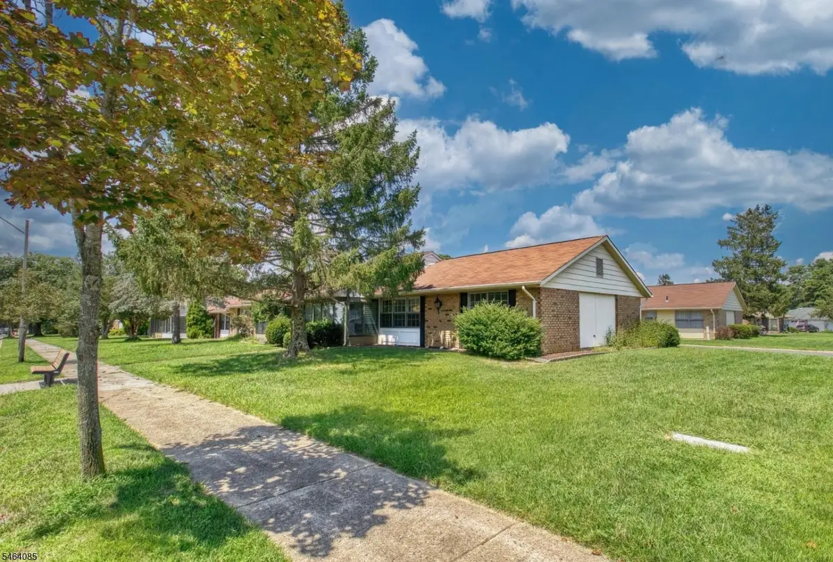 32D Yorkshire Ct, Manchester, NJ 08759 - #1